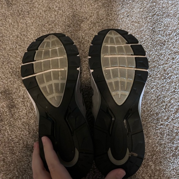 New Balance 990V5 in Grey - Picture 4 of 5